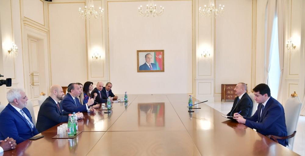 Ilham Aliyev receives delegation led by president of US-based Foundation for Ethnic Understanding (PHOTO)