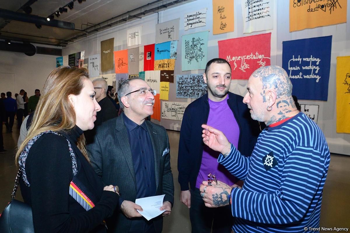 В YARAT открылась выставка Баби Бадалова "ZARA Tustra" (ФОТО)