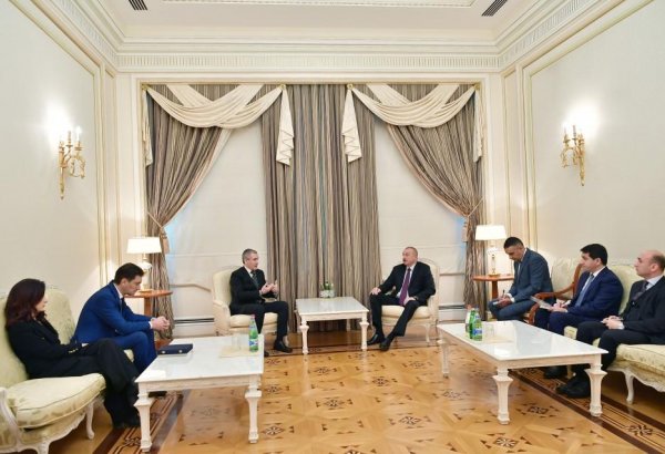 Azerbaijani president receives Italian delegation (PHOTO)