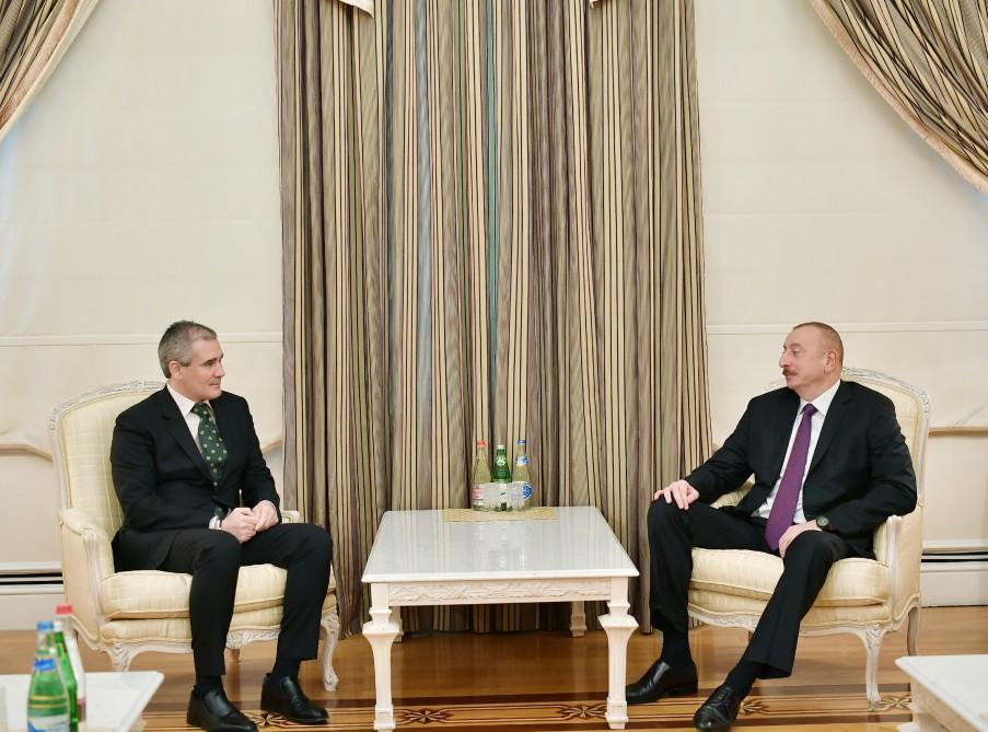 Azerbaijani president receives Italian delegation (PHOTO)