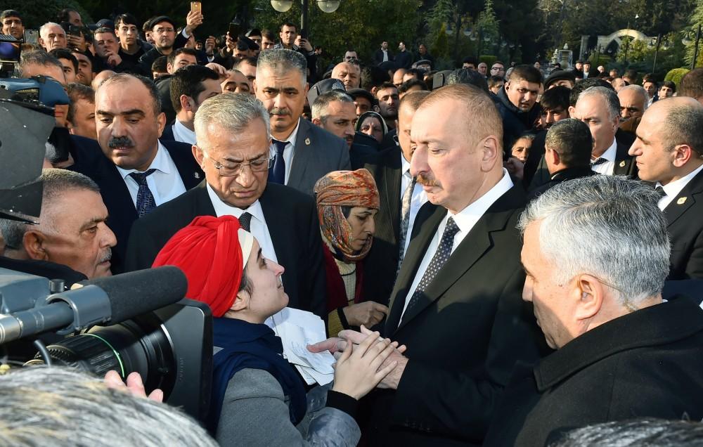 Во время визита в Агсу Президент Ильхам Алиев интересовался проблемами не у чиновников, а у народа – житель района