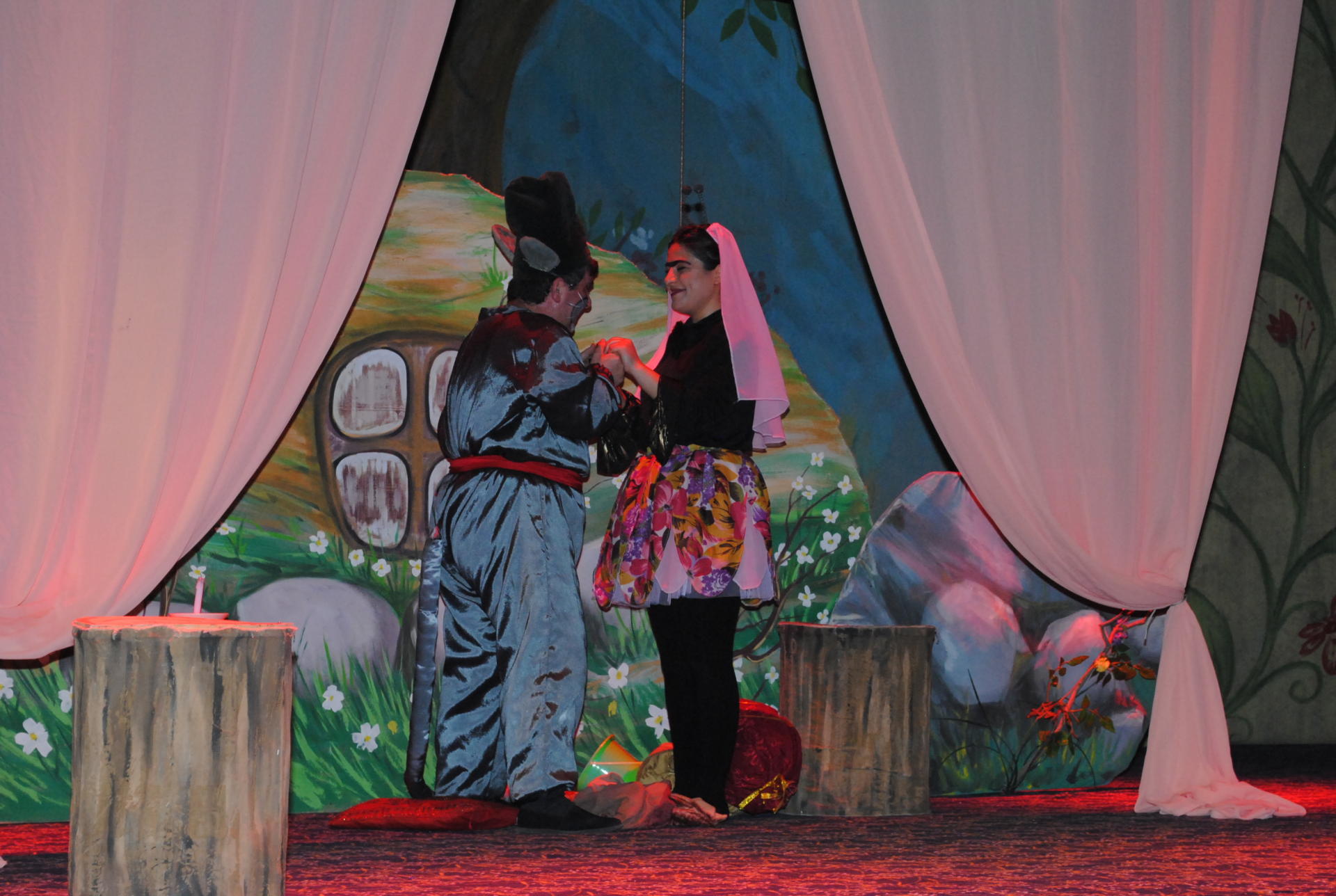 Sumqayıt Dövlət Dram Teatrı repertuarına müxtəlif yaş kontingentini əhatə edən tamaşalar əlavə edib (FOTO)
