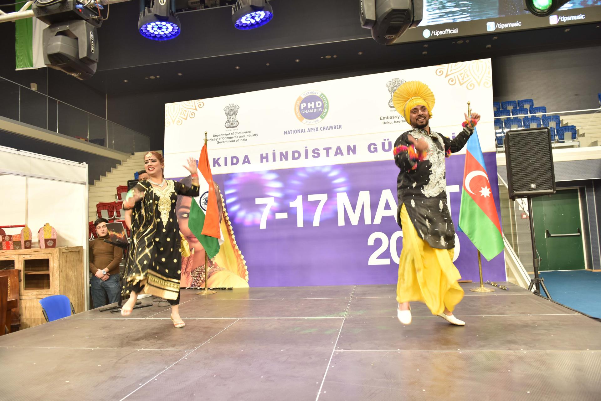 В Баку открылась выставка эксклюзивной индийской продукции (ФОТО)
