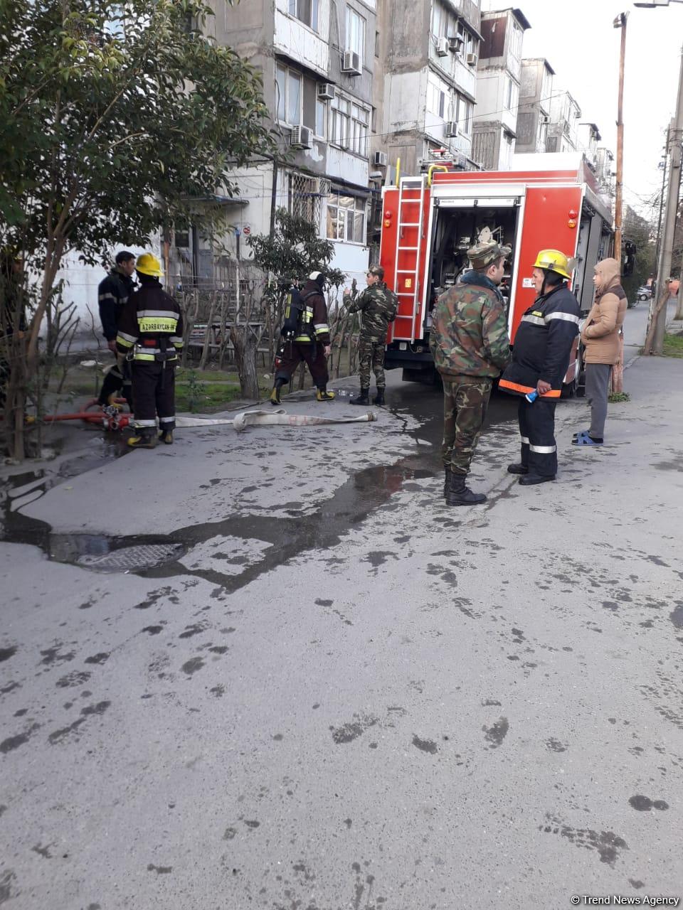 Пожар в жилом здании Баку потушен: причина возгорания - короткое замыкание (ФОТО) (Обновлено)