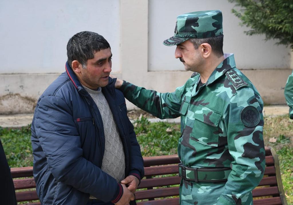 Azerbaijani border guards prevent attempted violation of state border (PHOTO)