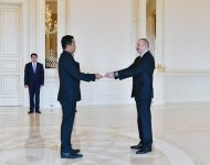 President Ilham Aliyev receives credentials of incoming Indian ambassador (PHOTO)