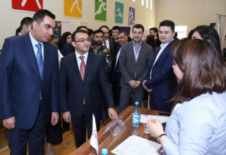 В Бакинской Высшей школе нефти прошла вторая ярмарка Центра карьеры "ASAN kadr" (ФОТО)