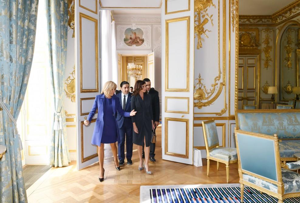 Birinci vitse-prezident Mehriban Əliyevanın Fransanın birinci xanımı Brijit Makron ilə görüşü olub (FOTO)