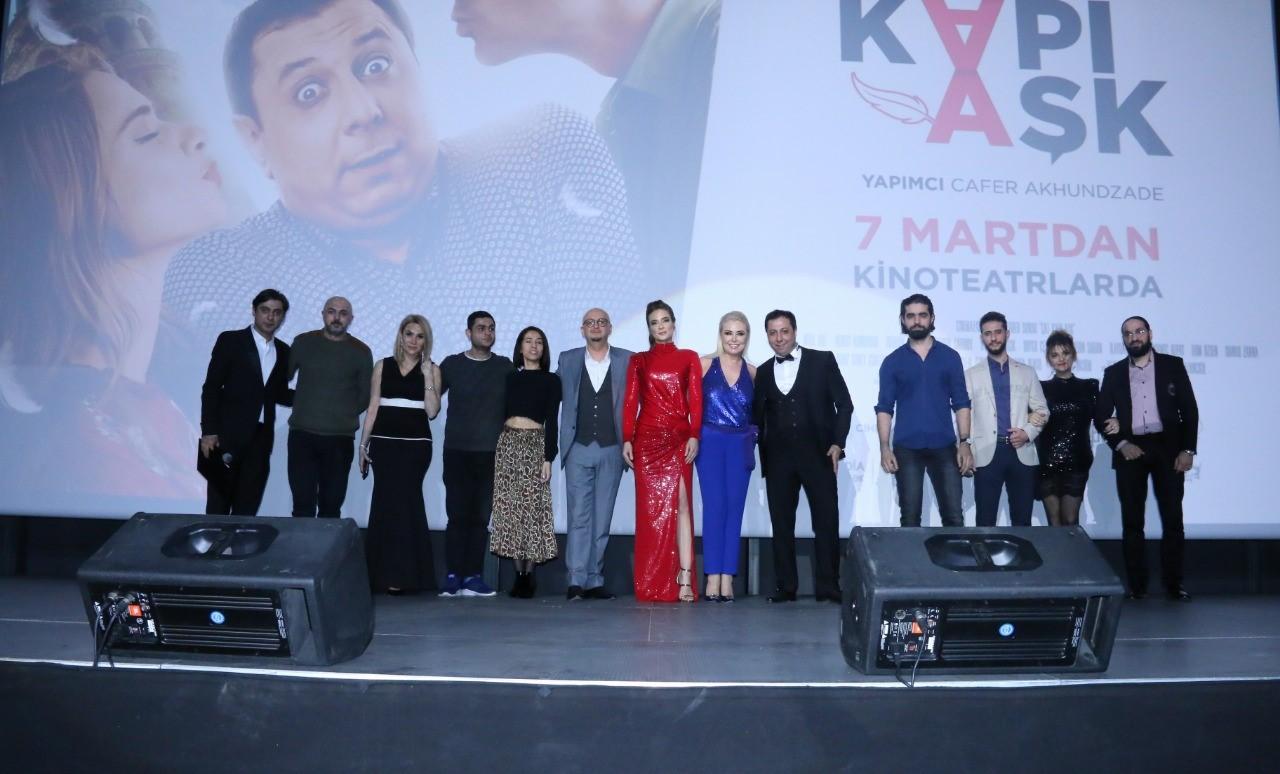 “Çat Kapı aşk” filminin möhtəşəm qala-gecəsi baş tutub (FOTO)