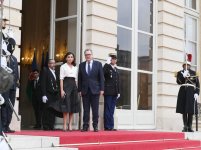Azerbaijani first VP meets president of French National Assembly (PHOTO)