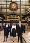 Birinci vitse-prezident Mehriban Əliyeva Fransanın mədəniyyət naziri Frank Riyester ilə Orsey muzeyini ziyarət edib (FOTO)