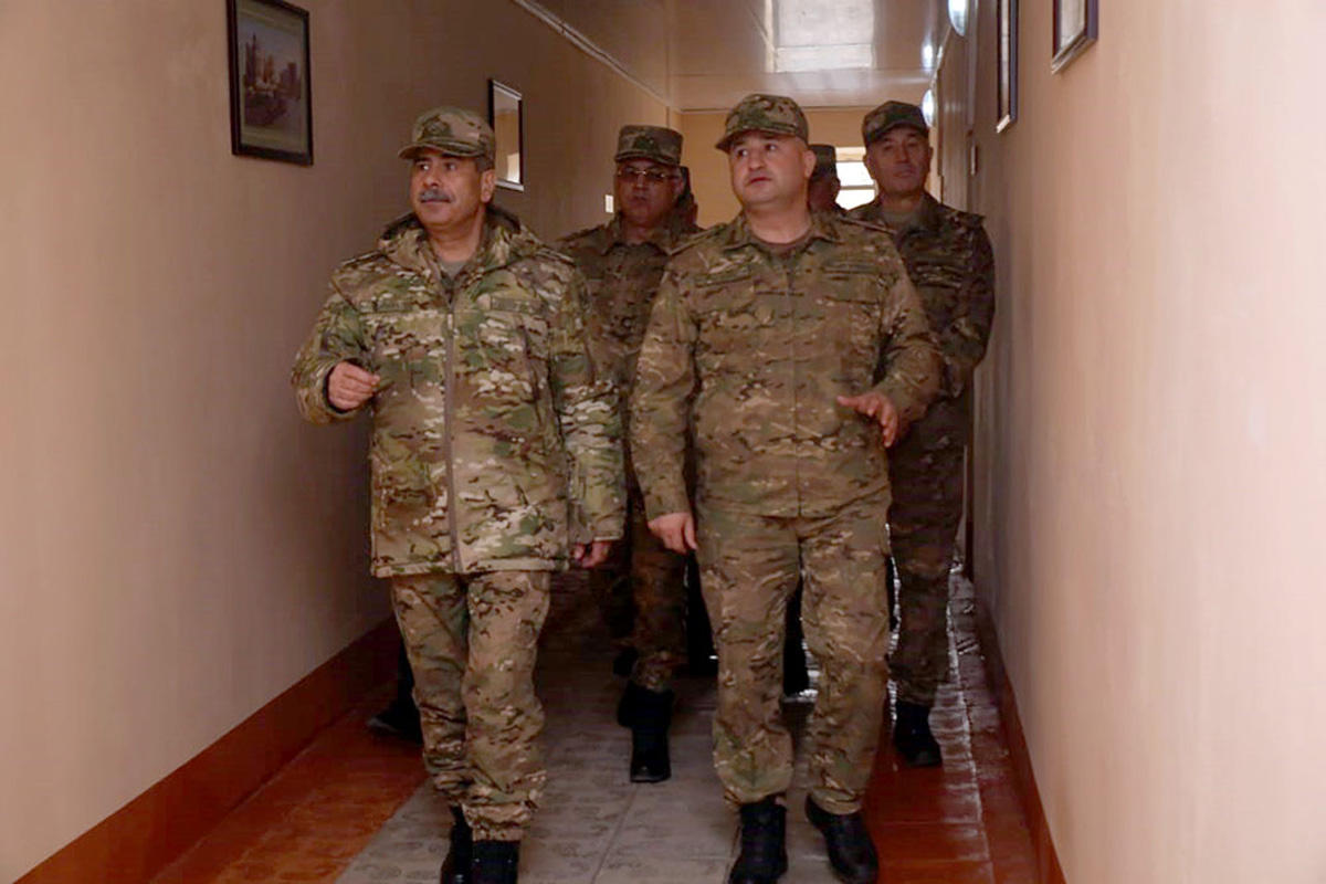 Министр обороны Азербайджана дал указания обеспечить постоянную боеготовность подразделений (ФОТО/ВИДЕО)