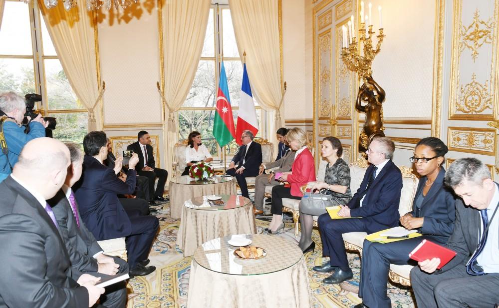 Birinci vitse-prezident Mehriban Əliyeva Fransa Milli Assambleyasının sədri Rişar Ferran ilə görüşüb (FOTO)