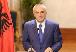 Albaniya parlamenti ölkə prezidentinə impiçment elan edib