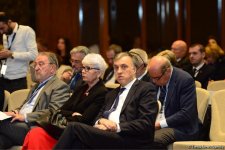 VII Qlobal Bakı Forumu işini panel iclasları ilə davam etdirir (FOTO)