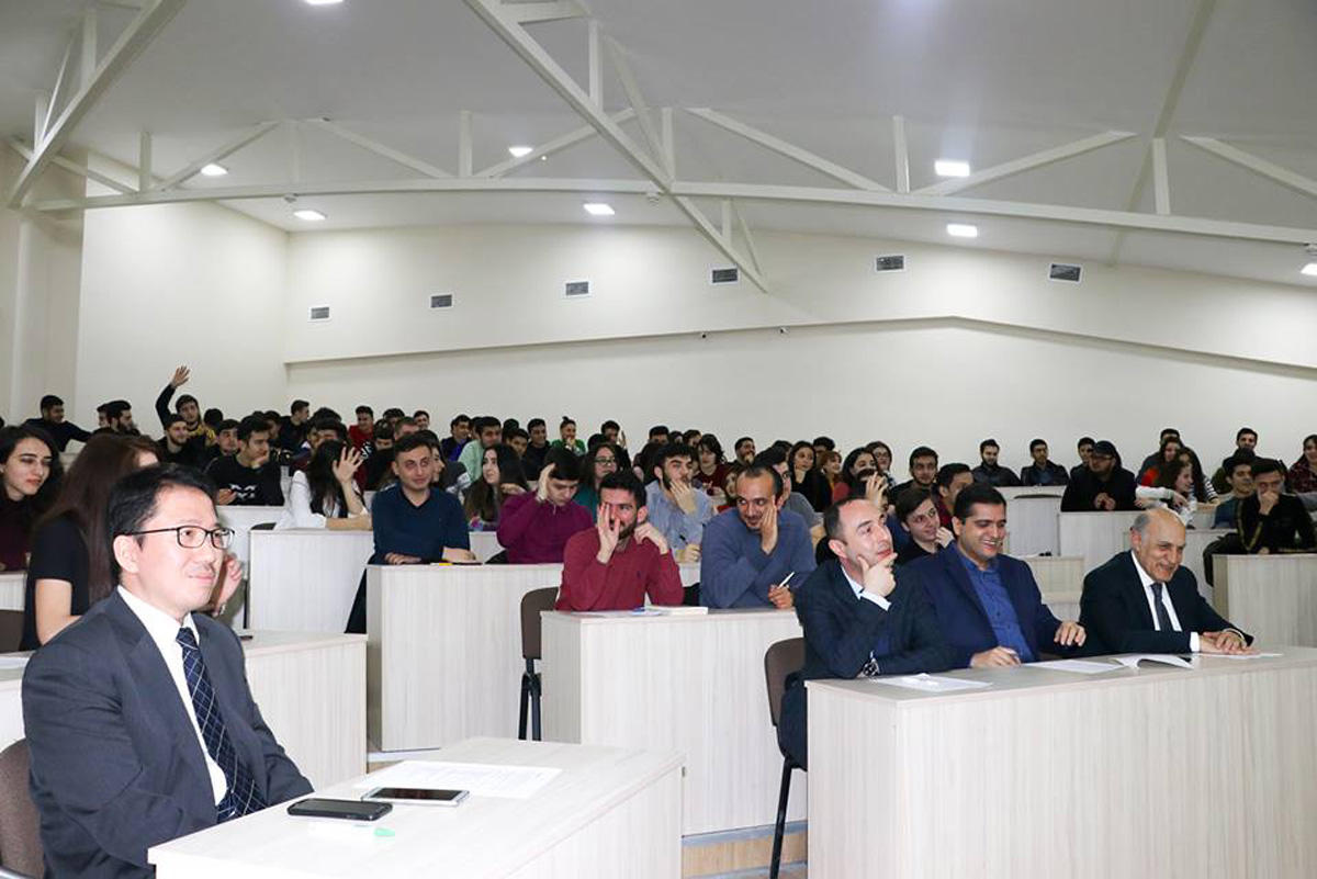 В Западно-Каспийском университете в Баку была организована лекция японского профессора (ФОТО)