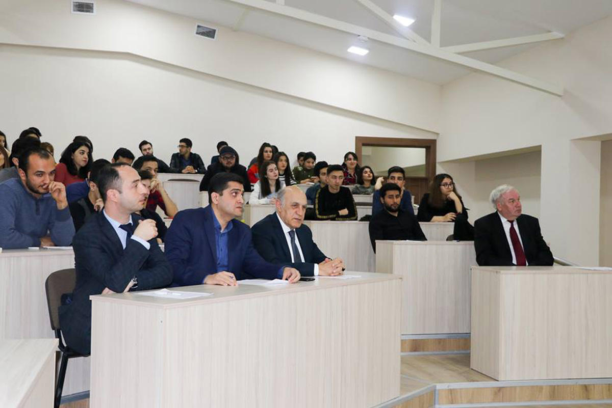 В Западно-Каспийском университете в Баку была организована лекция японского профессора (ФОТО)