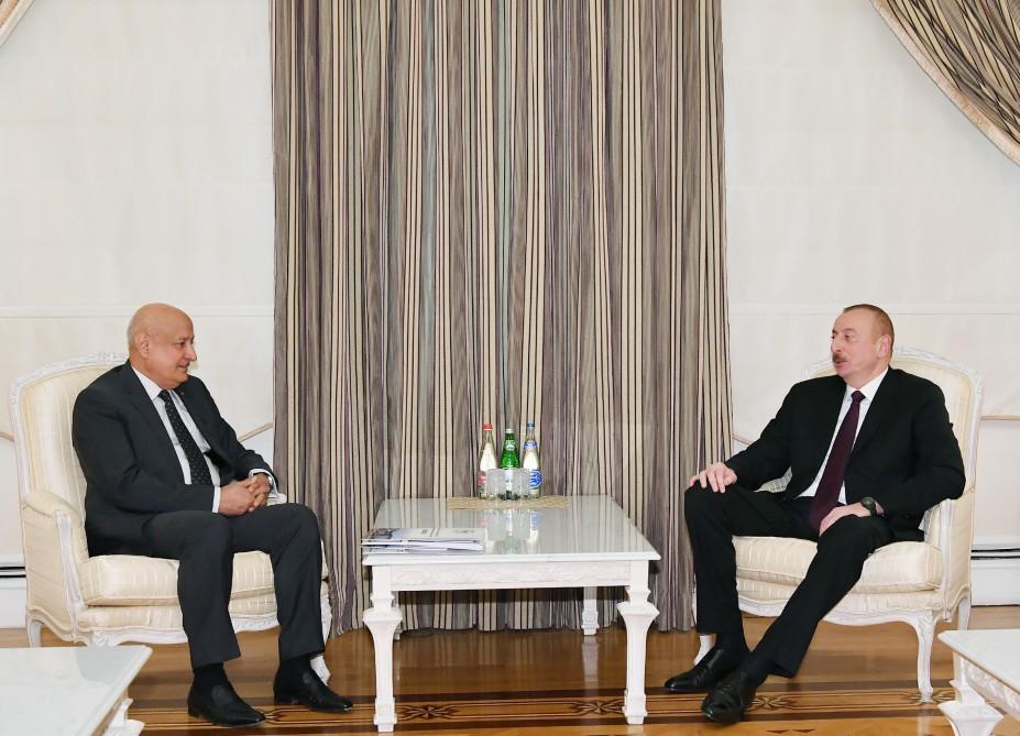 Президент Ильхам Алиев принял гендиректора ИСЕСКО