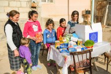 Фонд Гейдара Алиева раздает малообеспеченным семьям подарки по случаю праздника Новруз (ФОТО)