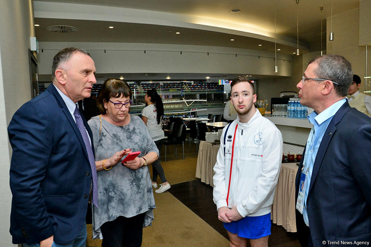 Israeli ambassador to Azerbaijan meets athletes at FIG Artistic Gymnastics World Cup (PHOTO)