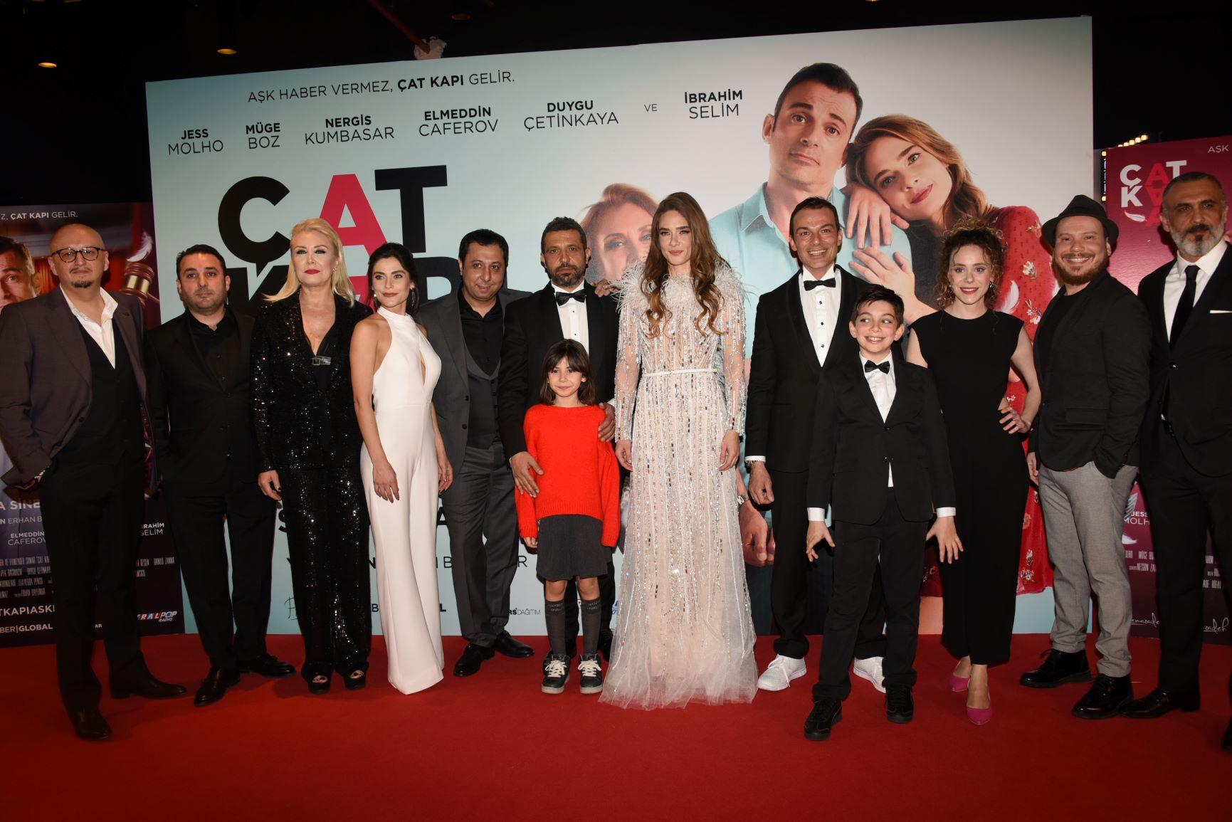 Гала-вечер азербайджанского фильма "Потрескавшаяся любовь" в Стамбуле с участием турецких звезд (ВИДЕО, ФОТО)