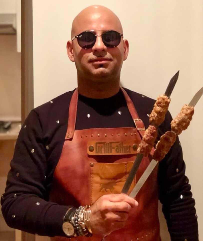 Азербайджанец приготовил люля-кебаб, покрытый золотом (ВИДЕО, ФОТО)