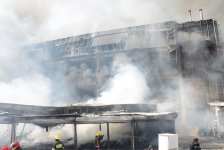 Пожар в торговом центре в Баку  (ФОТО/ВИДЕО)