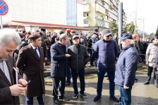 На место пожара в Баку прибыли главы МЧС и районной ИВ