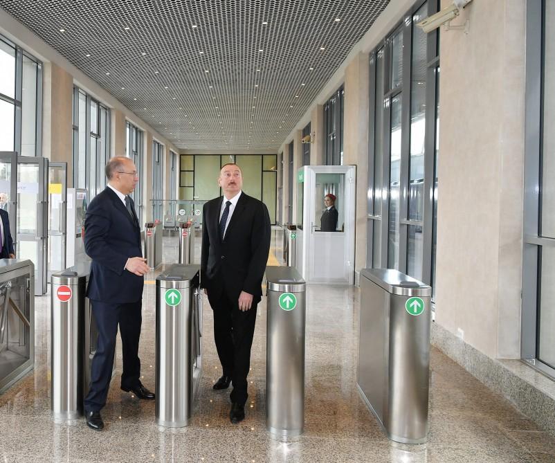 President Ilham Aliyev views conditions created at Bakmil station of Baku Metro after major overhaul (PHOTO)