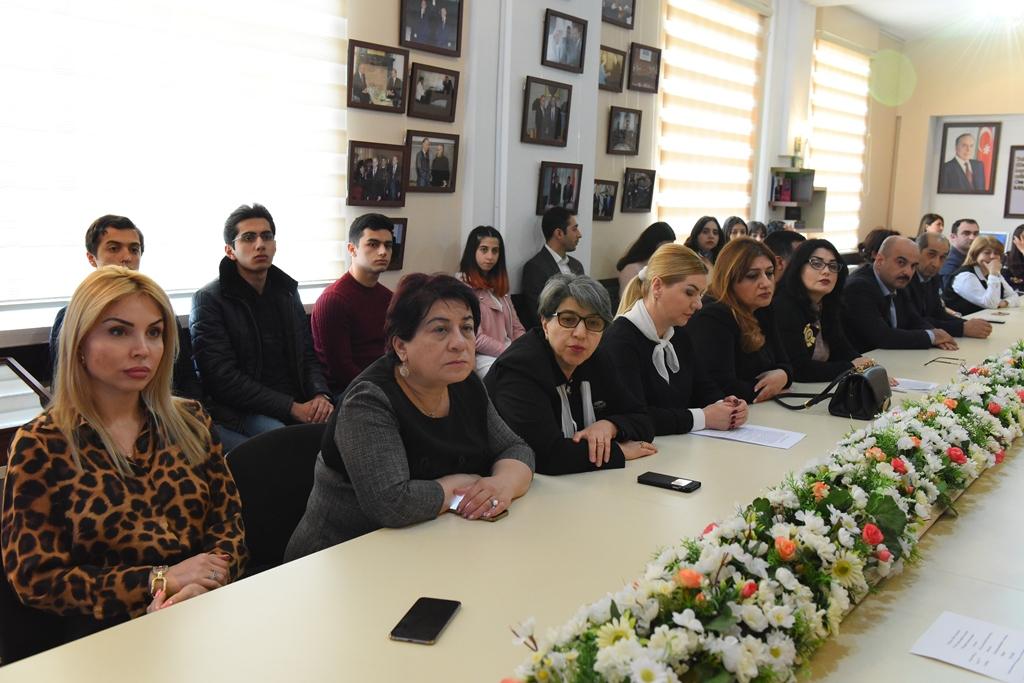 ADU-da “31 Mart Azərbaycanlıların soyqrımı” mövzusunda dəyirmi masa keçirilib (FOTO)