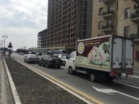 Изменено движение транспорта на двух участках дороги в Баку (ФОТО)