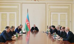 President Ilham Aliyev chaired meeting over fire in shopping center in Nizami district, Baku (PHOTO)