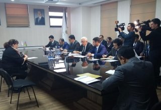 Azerbaijani ministry meets businessmen who suffered from fire in Diglas shopping center  (PHOTO)
