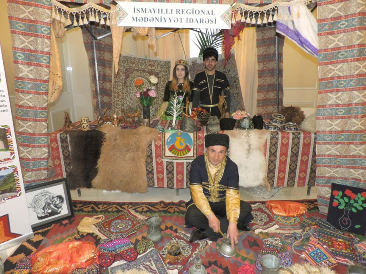 В Гяндже установлены шатры культурного разнообразия регионов (ФОТО)