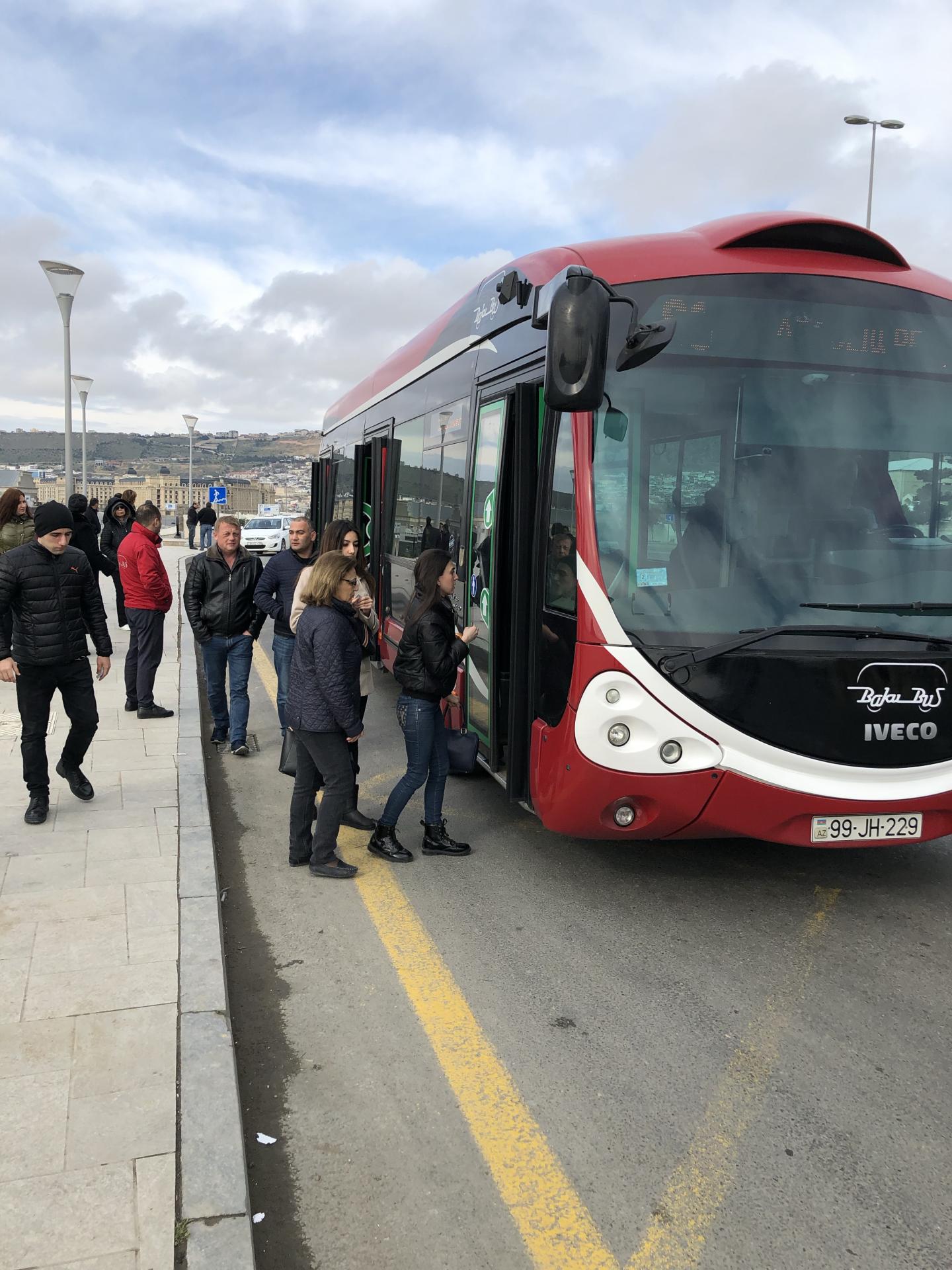 Пассажироперевозки по маршруту № 88 в Баку осуществляются автобусами "BakuBus" (ФОТО)