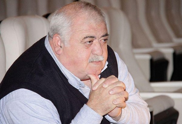 Скончался известный азербайджанский режиссер Ровшан Алмурадлы