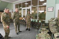 President Ilham Aliyev visits military unit of Special Forces of Defense Ministry (PHOTO) - Gallery Thumbnail