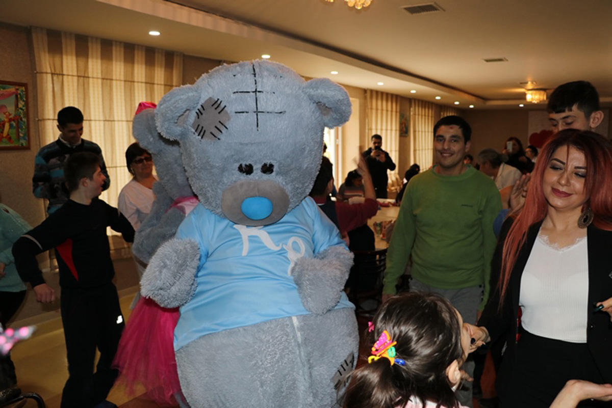 Азербайджанские исполнители подарили радость детям с ограниченными возможностями здоровья (ФОТО)
