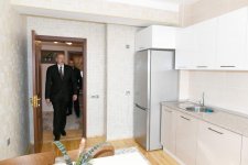 Президент Ильхам Алиев принял участие в открытии в бакинском поселке жилого комплекса для вынужденных переселенцев (ФОТО) (версия 3)