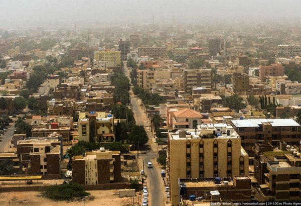 Спикер парламента Судана отложил возвращение из Катара