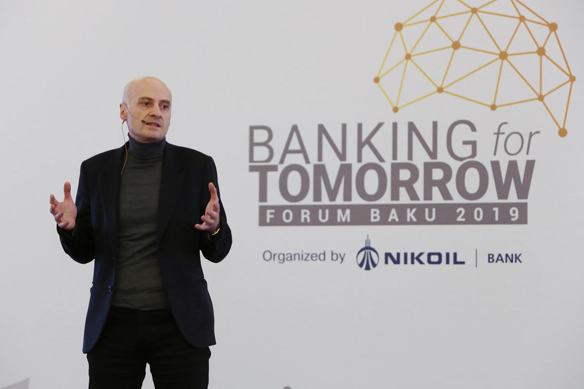 NIKOIL Bank провел форум "Банкинг Завтрашнего дня" с участием известных международных финансистов (ФОТО)