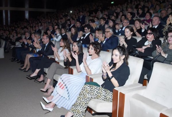 Первый вице-президент Мехрибан Алиева присутствовала на концерте всемирно известного пианиста Дениса Мацуева во Дворце Гейдара Алиева (ФОТО)