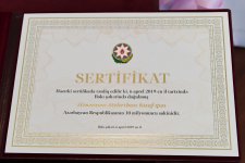 President, first lady meet parents of Azerbaijan’s 10 millionth citizen (PHOTO)