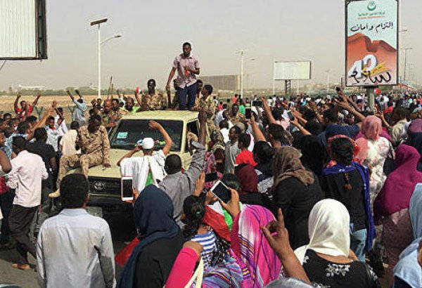 Одно из протестных движений в Судане выступило против решений военных