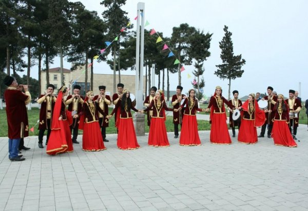 “Bölgələrdən bölgələrə” yaradıcılıq festivalı Neftçalada (FOTO)