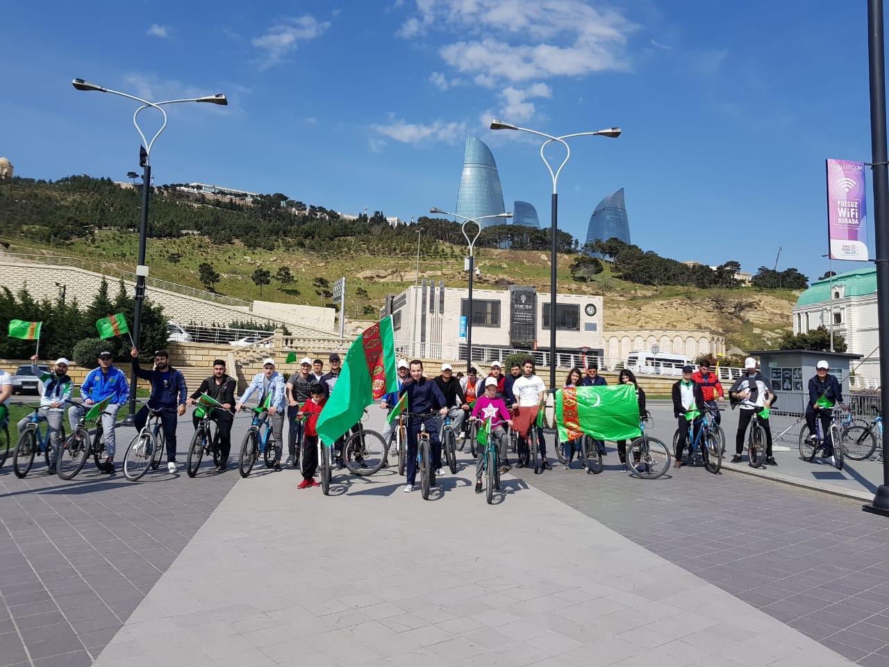 Посольство Туркменистана в Баку организовало велопробег (ФОТО)