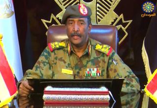 Лидер Судана объявил о введении ЧП и роспуске Суверенного совета и кабмина