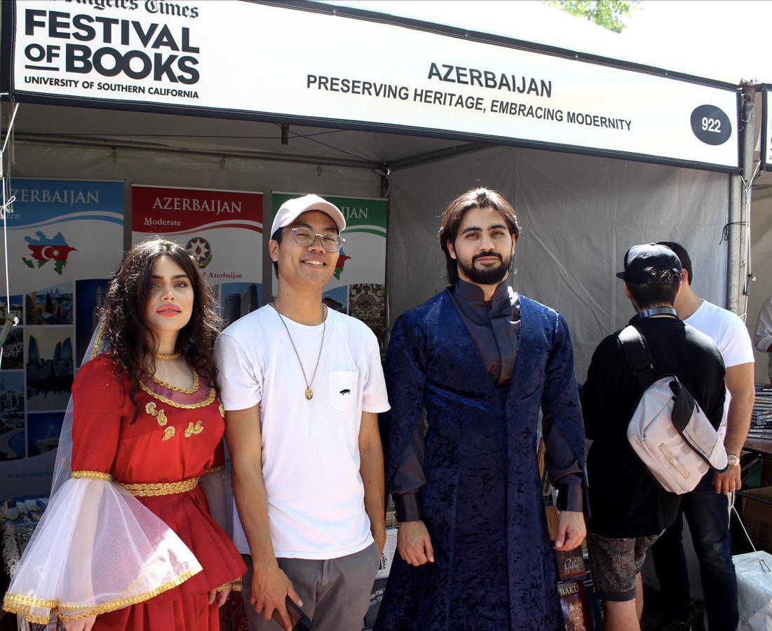 ABŞ-ın ən böyük kitab festivalında Azərbaycan təmsil olunub (FOTO)