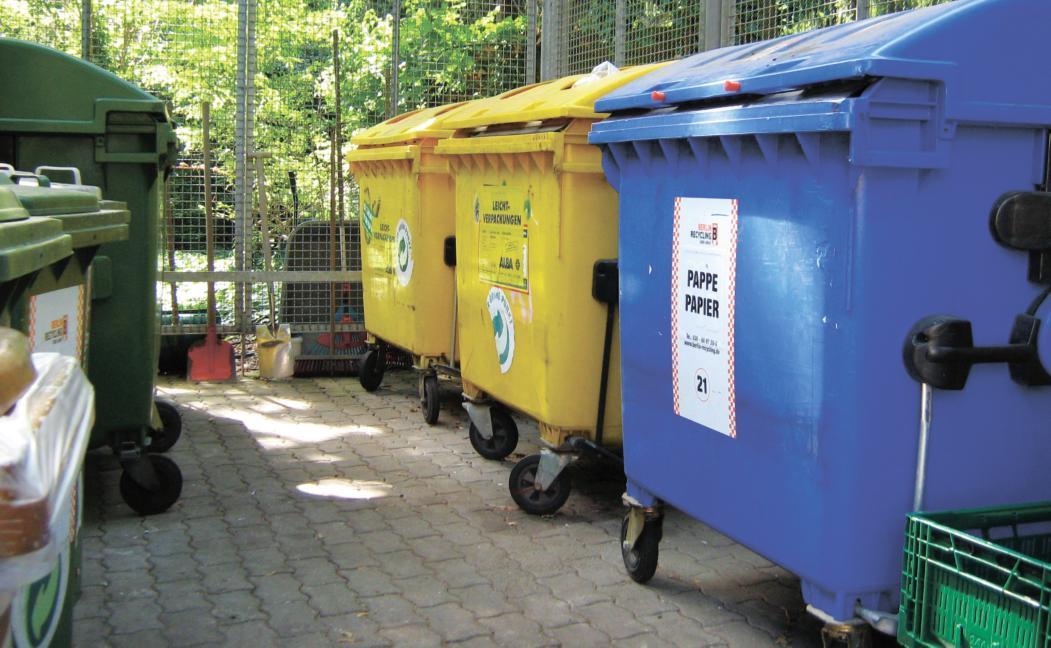 В Баку доставлены более 1500 новых контейнеров для бытовых отходов