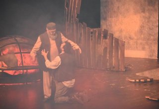 В Стамбуле поставлен спектакль "Иблис" Гусейна Джавида (ФОТО)